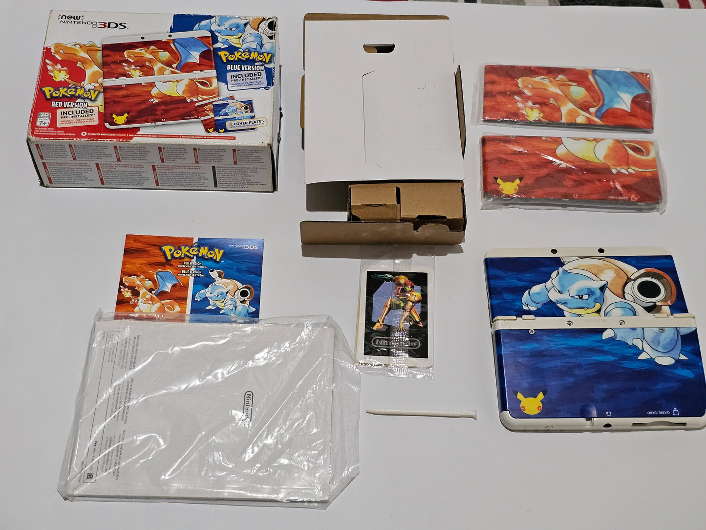 New Nintendo 3DS Edición 20 Aniversario Pokemon Completo (CiB) Nintendo 3DS