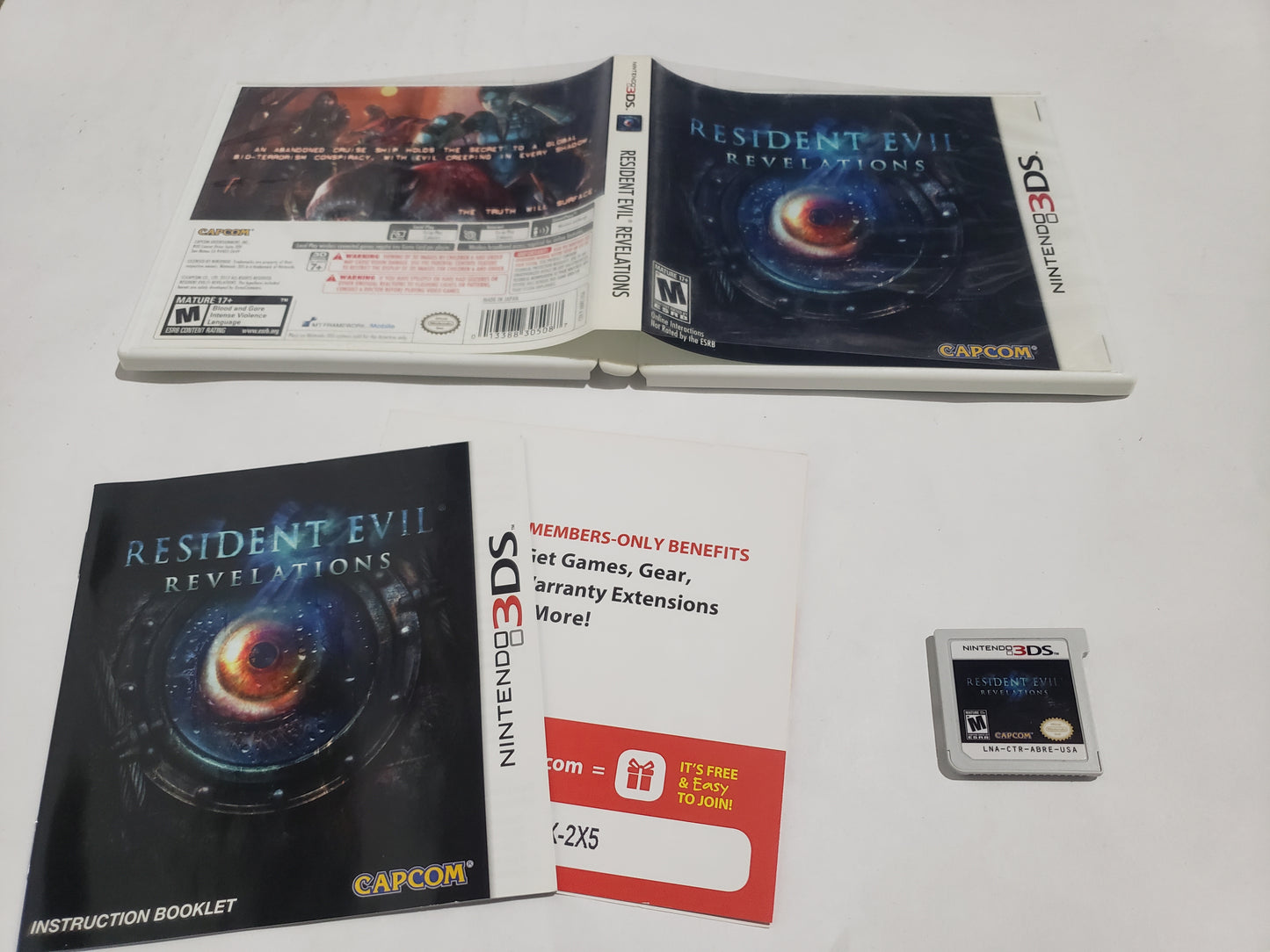 Resident Evil Revelations Completo (CiB) Nintendo 3DS